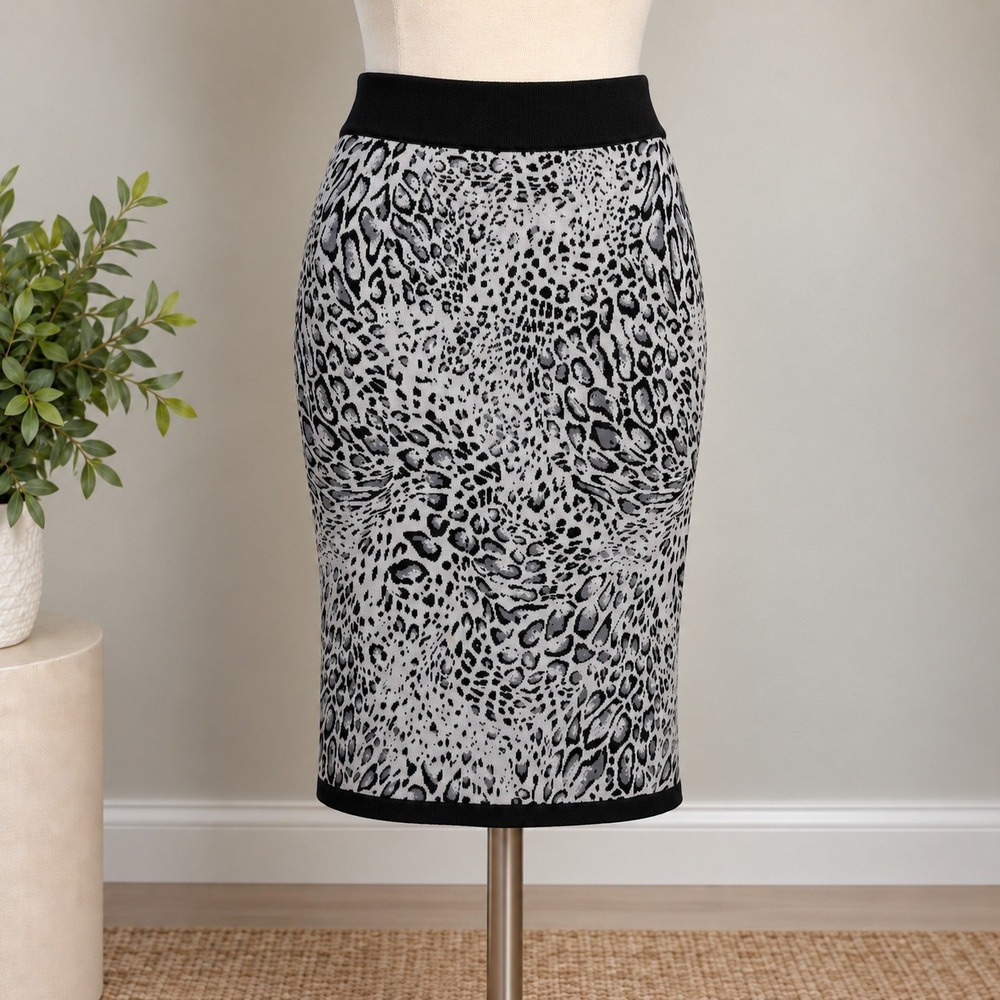 Cache Pencil Skirt Gray Leopard Print Exposed Back Zip Stretch Knit Sz Medium